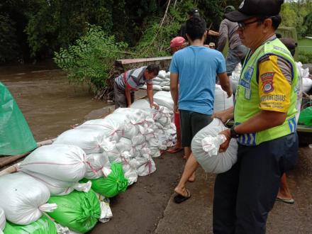 Warga Ngaglik Waspada Dini, Kerja Bakti Bersama Lakukan Mitigasi Bencana 